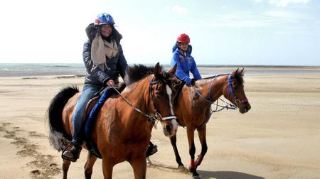 Entrainement sur les plages de Normandie pour Tilara et Farah